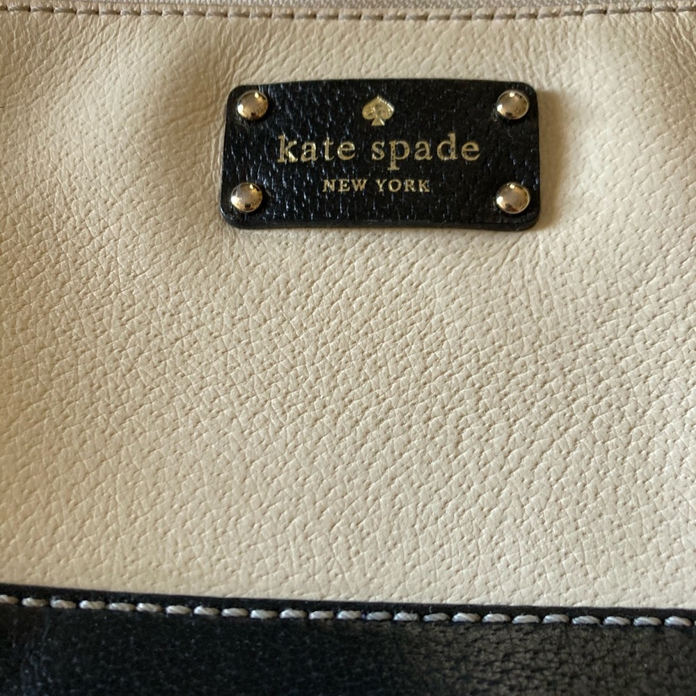 Kate Spade purse - Picture 3 of 7